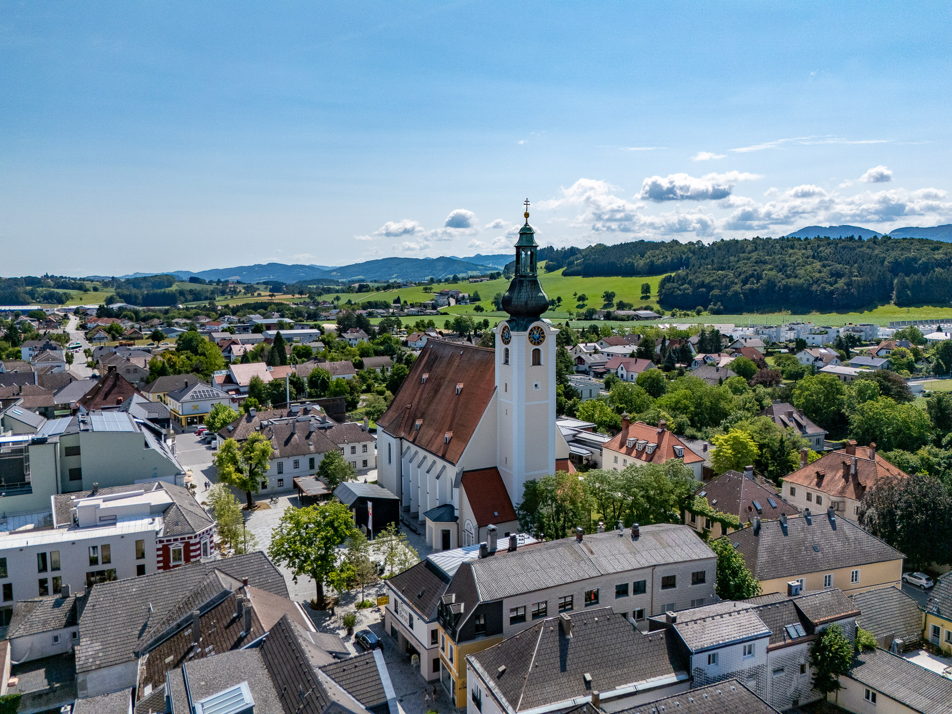Drohenaufnahme: Pfarrkirche Purgstall an der Erlauf